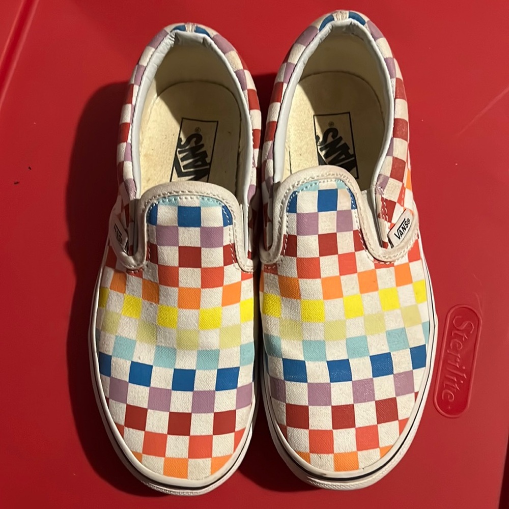 Vans checkered tennis shoes